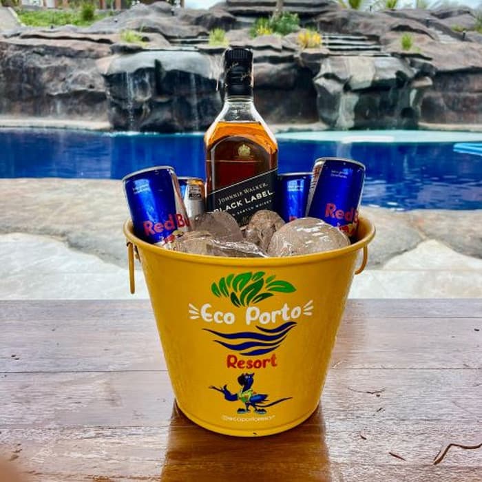 Combo Whisky Black Label + 04 Energéticos